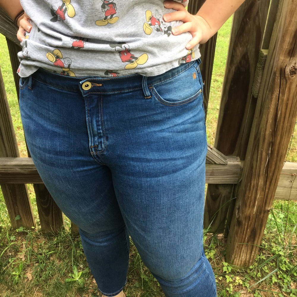 SUPER SOFT! Tommy Hilfiger Blue Jeans
